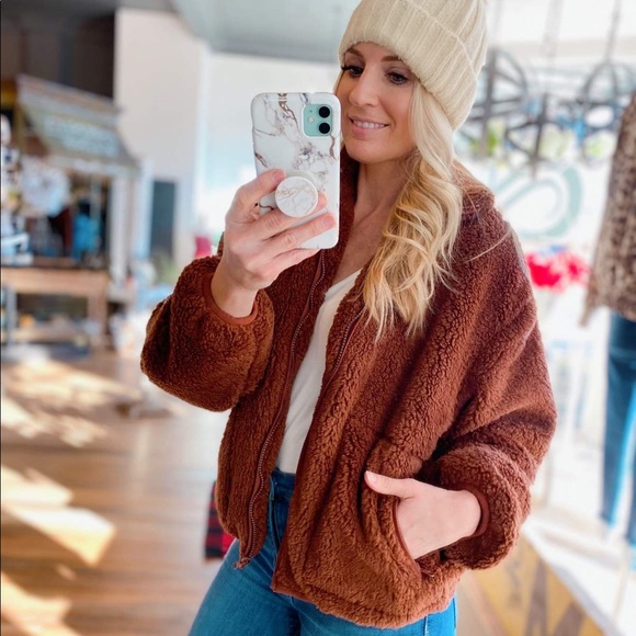 FEEL THE CHILL FULL ZIP SHERPA JACKET- HAZELNUT - Picture 4 of 5